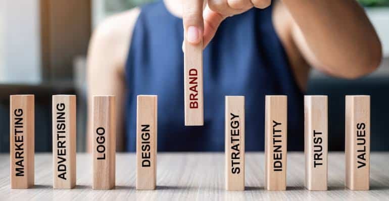 Por que uma marca forte aumenta suas vendas e credibilidade? 1 Por que uma marca forte aumenta suas vendas e credibilidade?