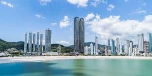 O mercado de apartamentos de luxo em Balneário Camboriú